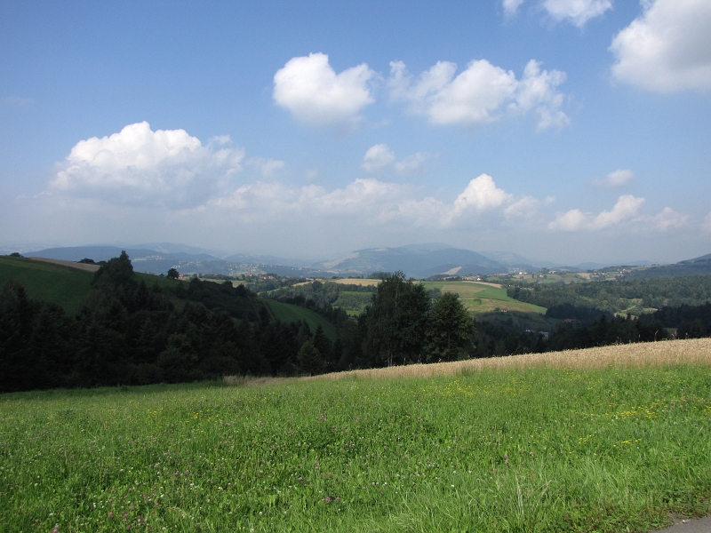 Landschaft_10431.JPG - Ein Ausblick nach der Steigung bei Nowy Sacz